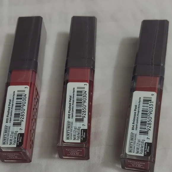 Bundle of 3 Glossy Liquid Lipstick - Picture 3 of 10